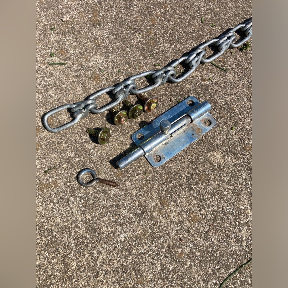 Sliding Lock/4 New Screws & 9ft 5in Link Chain